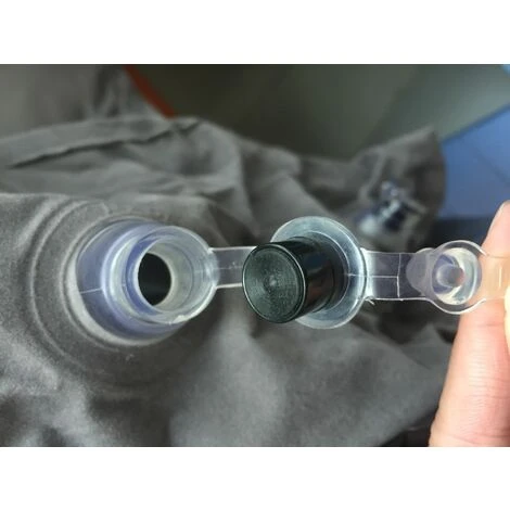 SVKBJROY Oreiller De Repose-pieds Gonflable En PVC Floqué Coussin De Repose-pieds Gonflable En Hauteur Réglable Tabouret Gonflable Relaxe Vos Jambes Convient Pour Les Voyages Train Avion Bureau (Gris) 6 SVKBJROY Oreiller De Repose-pieds Gonflable En PVC Floqué Coussin De Repose-pieds Gonflable En Hauteur Réglable Tabouret Gonflable Relaxe Vos Jambes Convient Pour Les Voyages Train Avion Bureau (Gris) – Image 4